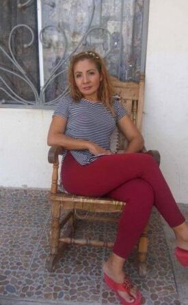 Kocaman Memeleri Olan Sağlam Bir Kadıköy Esmer Escort Necla